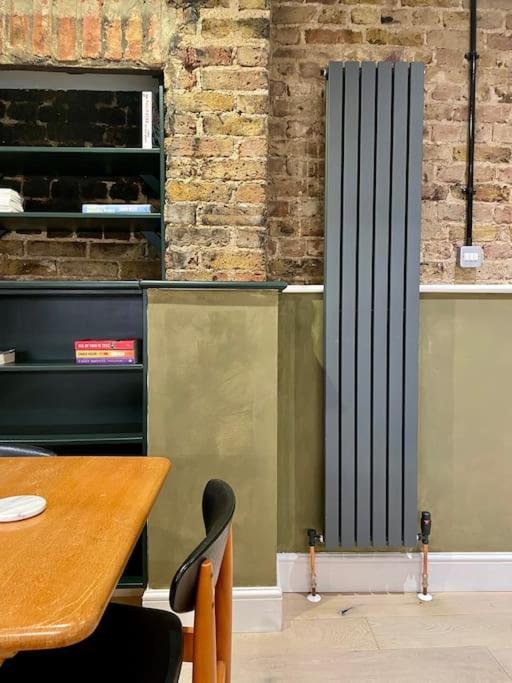 Апартаменты Exposed Brick Flat Finsbury Park Лондон Экстерьер фото